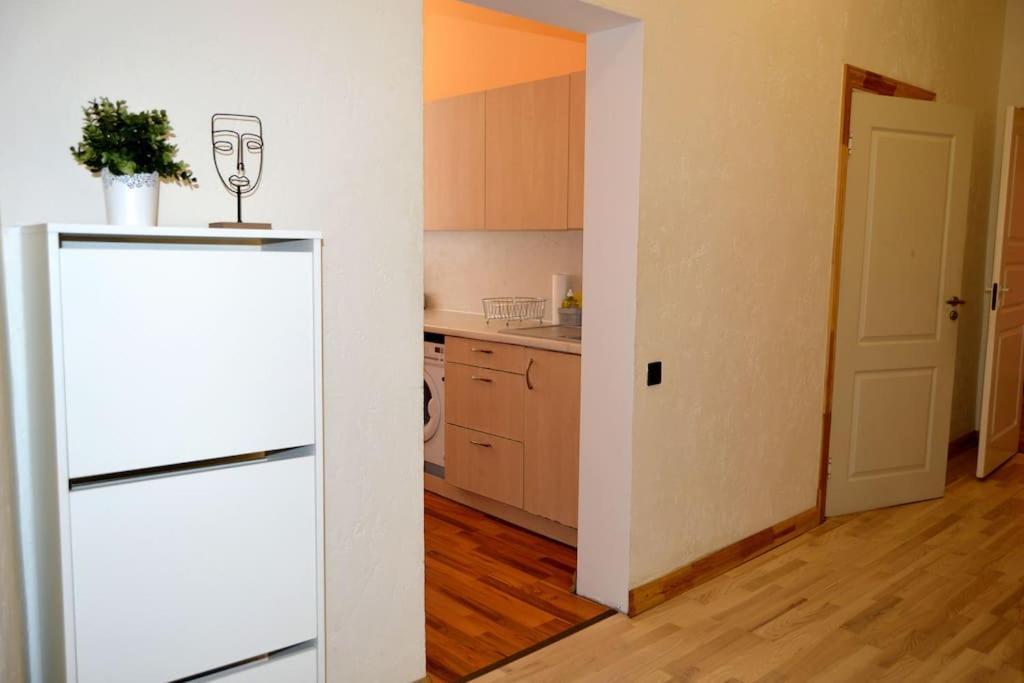 Spacious Old Town Family Peachy 2 Bedrooms Apartment, Nearby The Presidential Castle Leilighet *